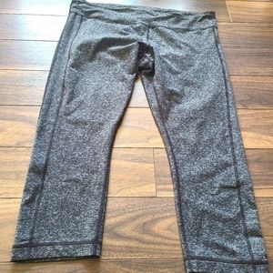 UA Cropped Leggings